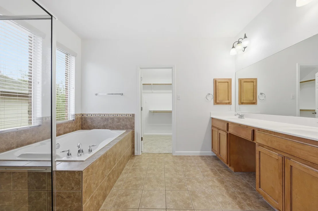 Photo of 12600 Lee Park LN