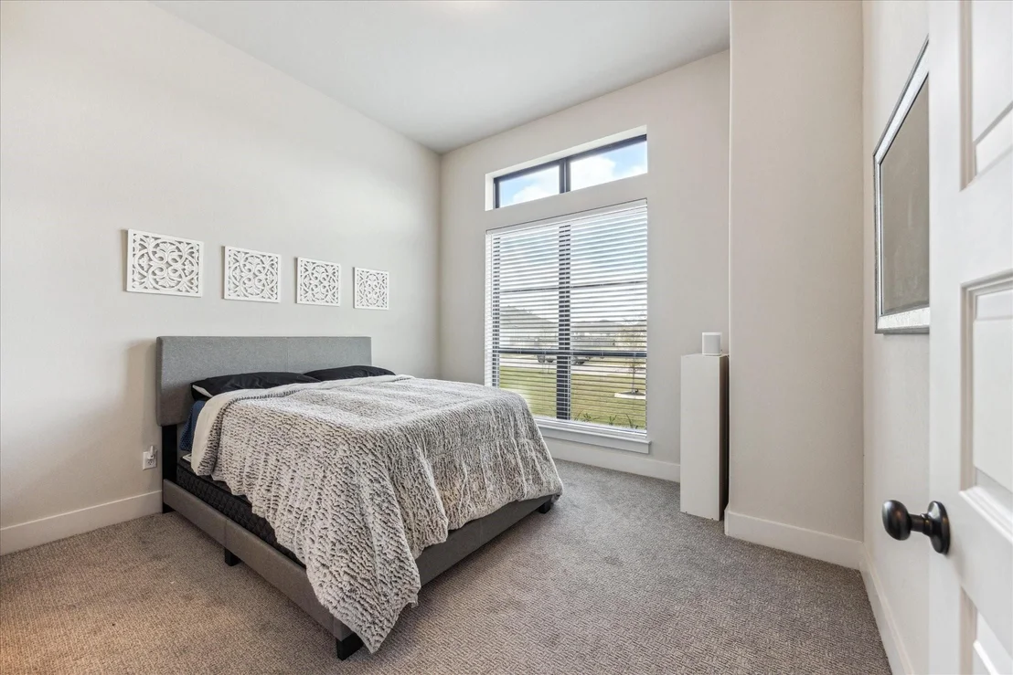 Photo of 178 Kellogg LN