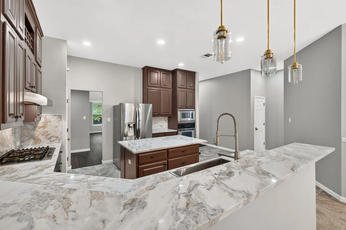 Photo of 1004 Applerock