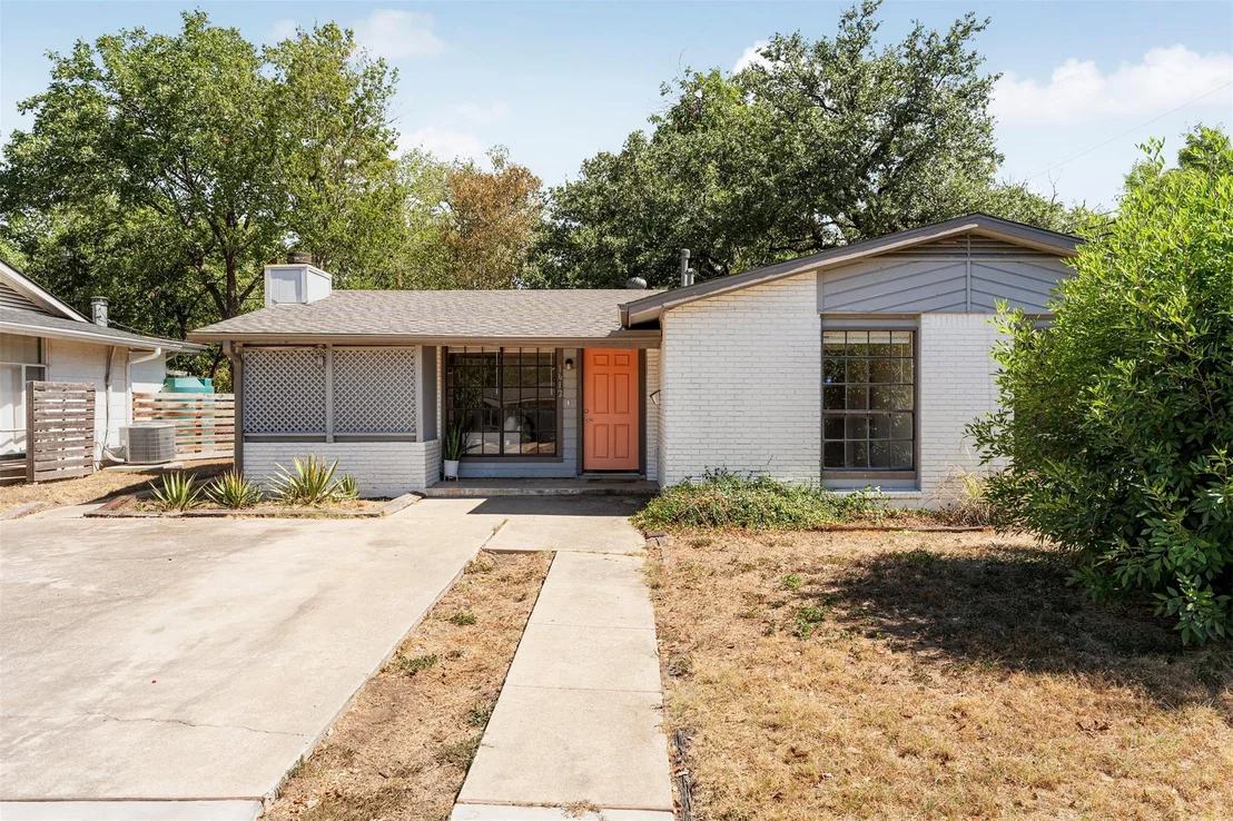 Photo of 1612 Broadmoor DR
