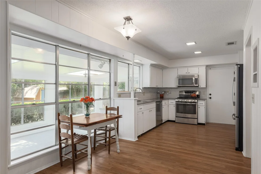Photo of 1007 Quail Park DR