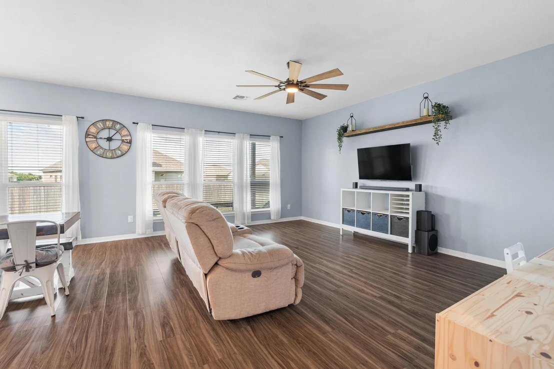 Photo of 10239 Six Shooter LN