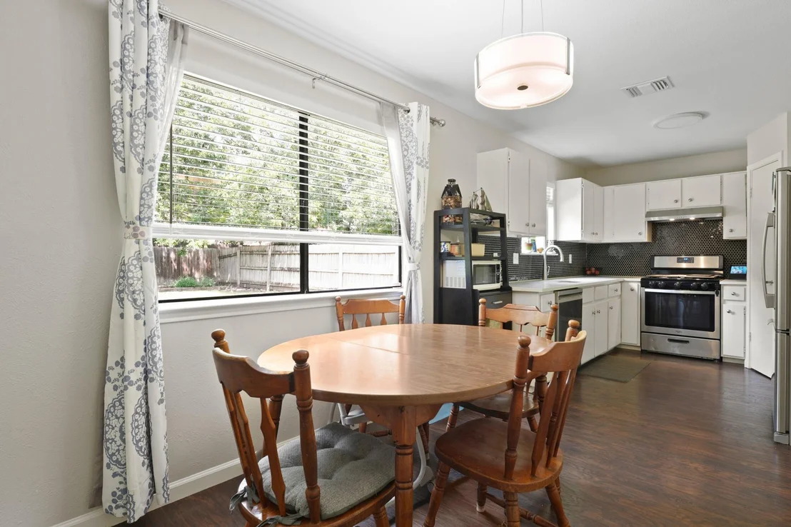 Photo of 1316 Deupree DR