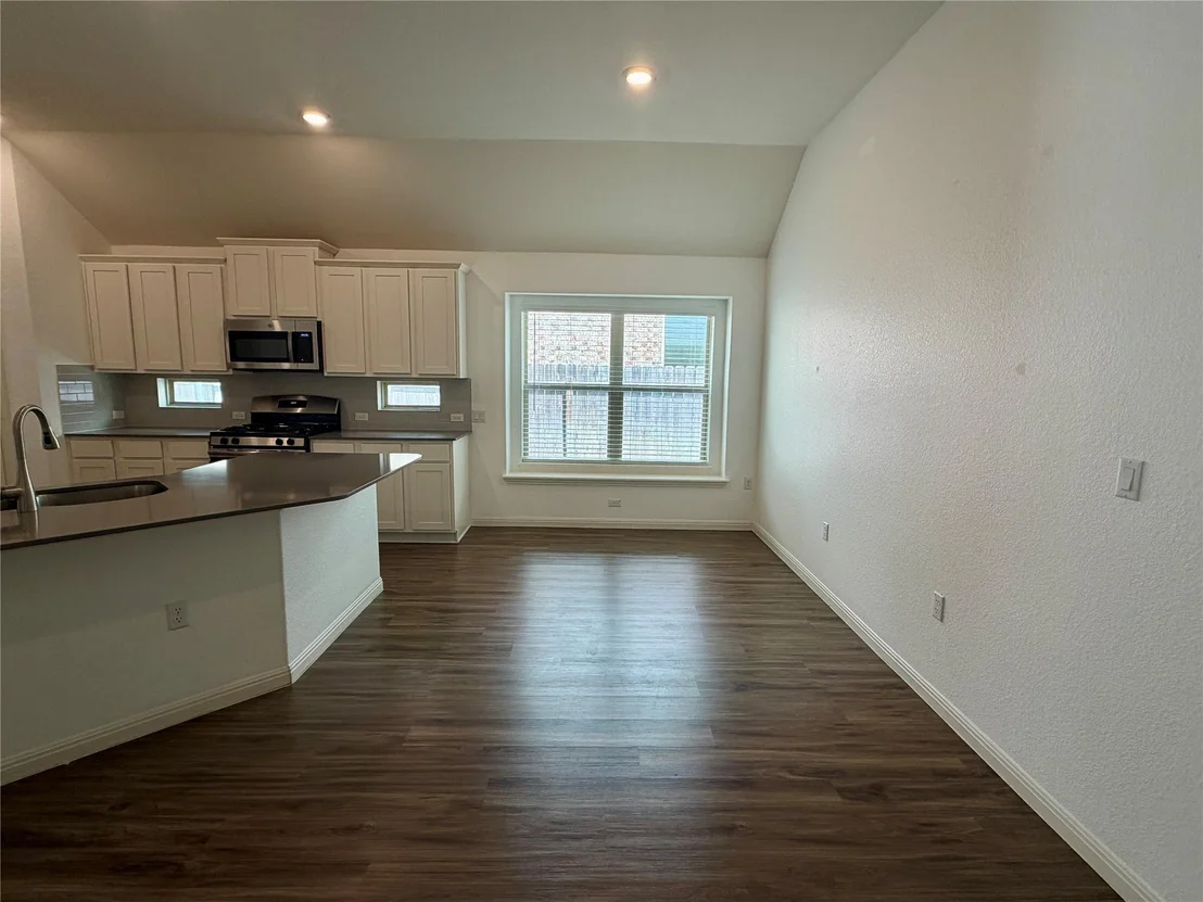 Photo of 716 Allende BND