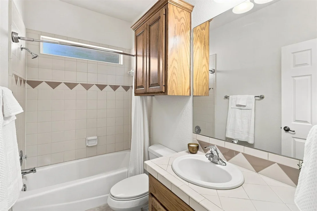 Photo of 3303 E Scenic LOOP