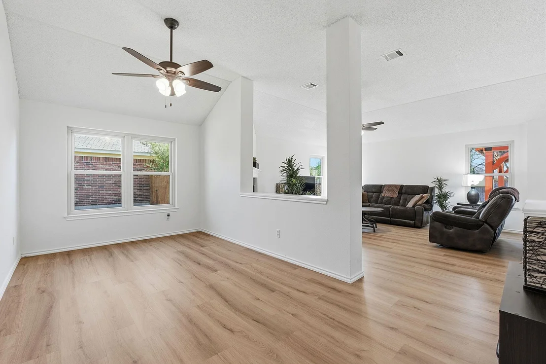 Photo of 1203 Crossvine WAY