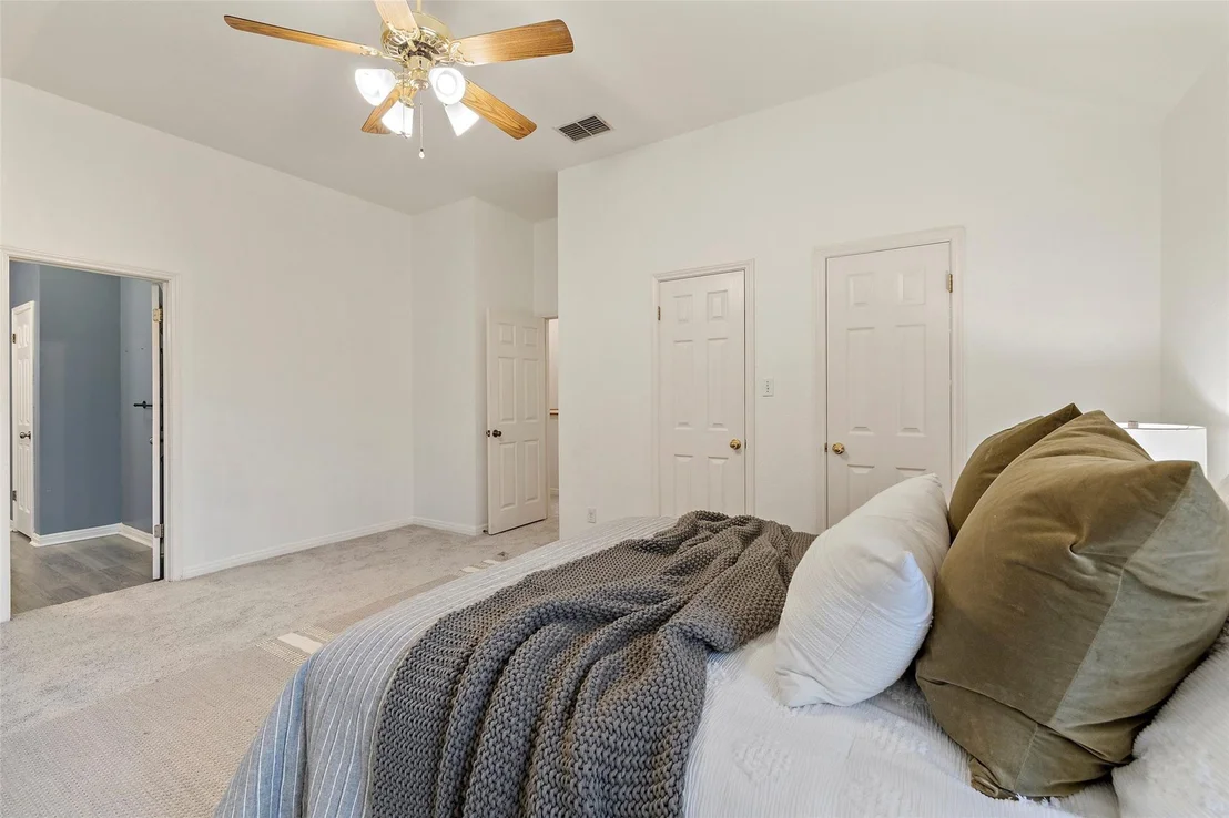 Photo of 900 Laurel CV