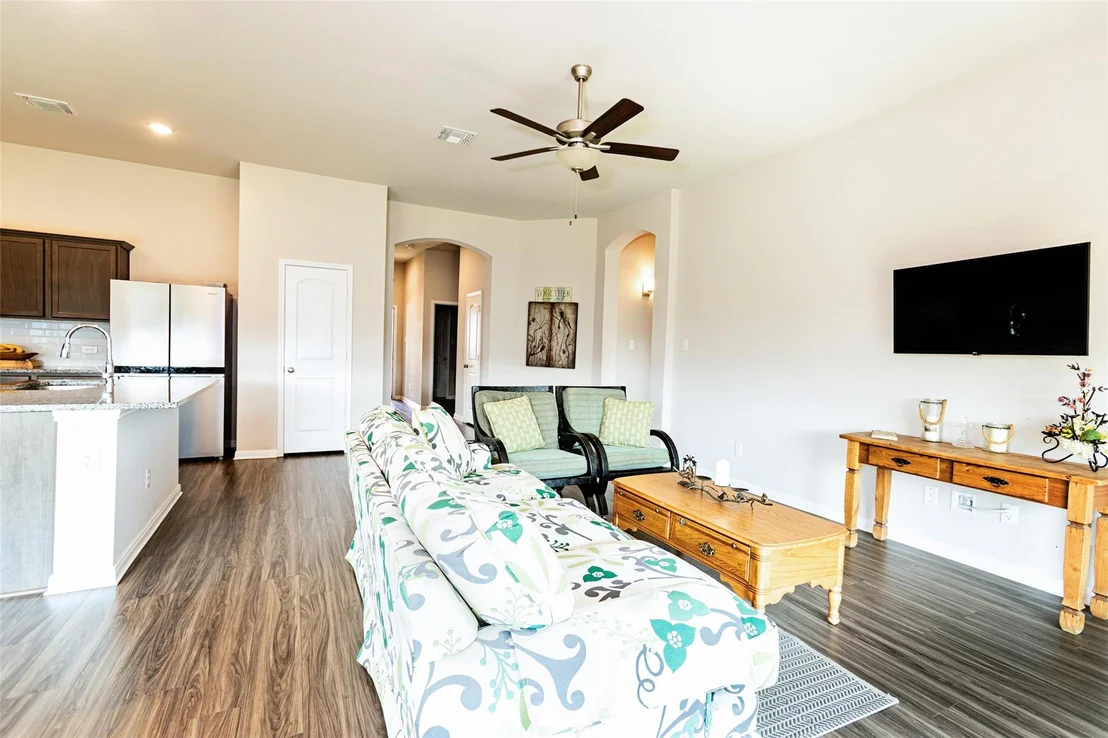 Photo of 903 Fallbrook DR