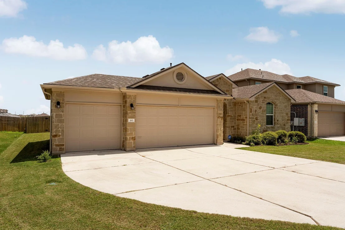 Photo of 185 Struss DR