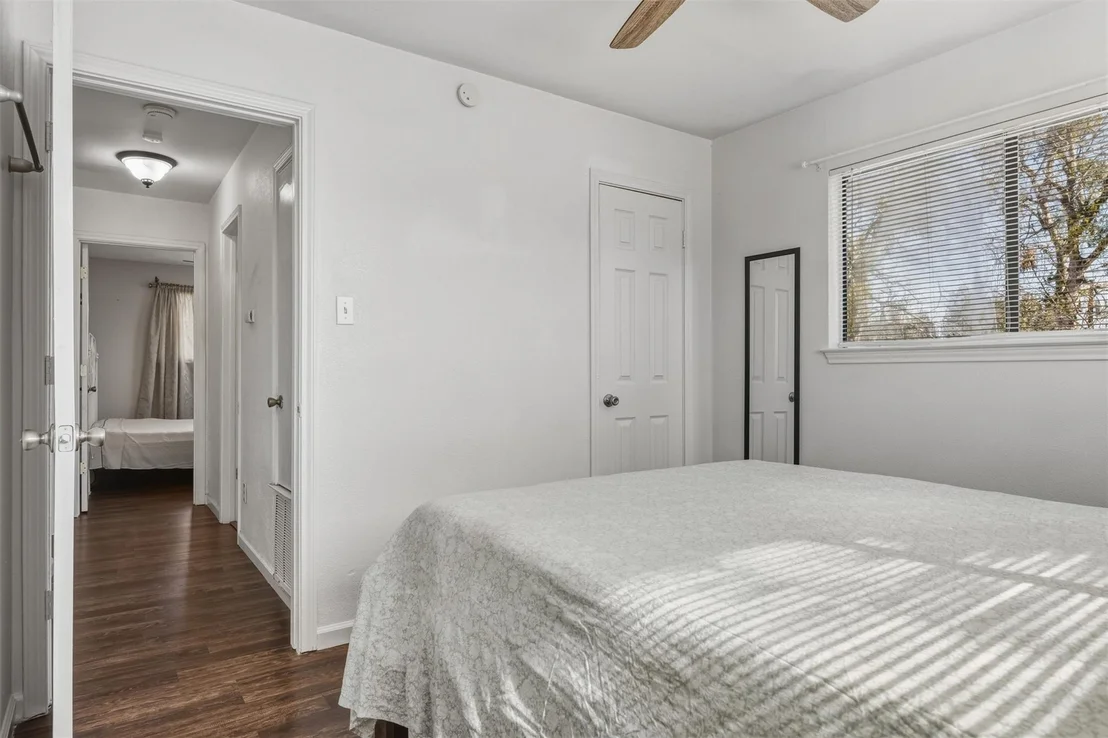 Photo of 2401 Smith Branch BLVD
