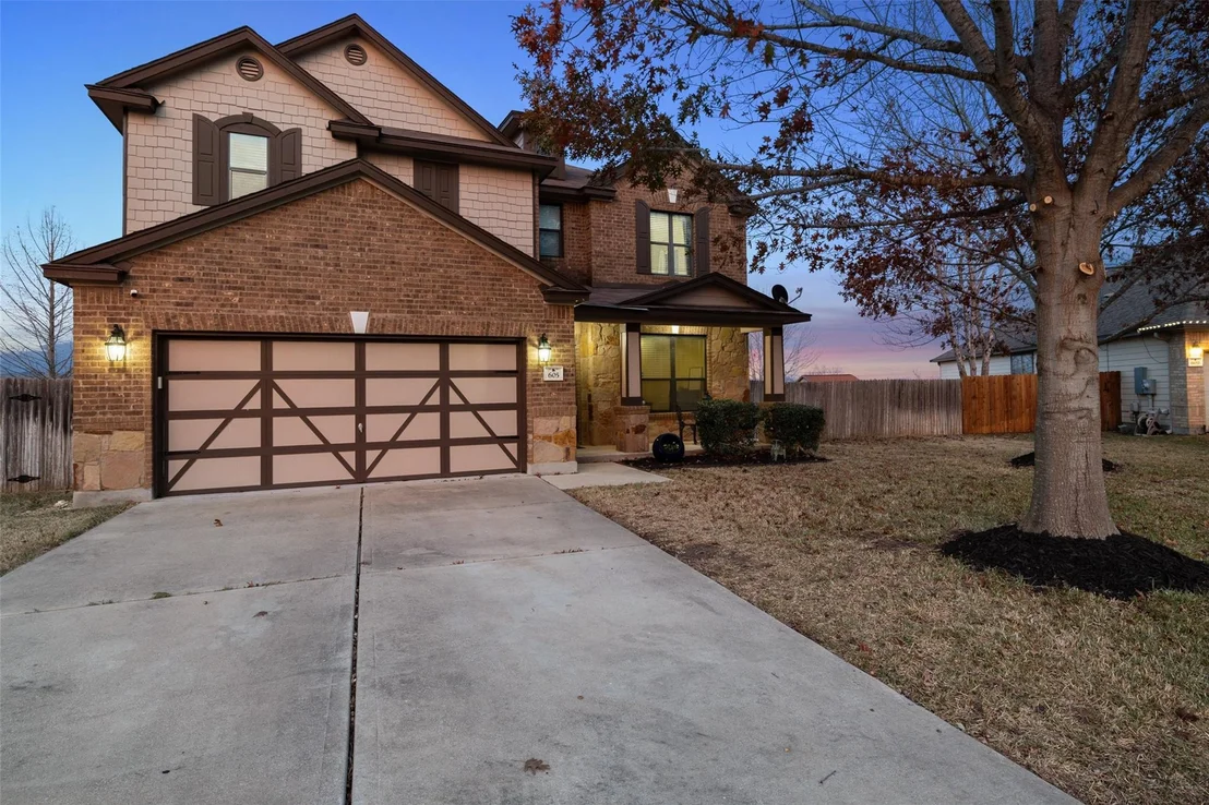 Photo of 605 Apricot DR