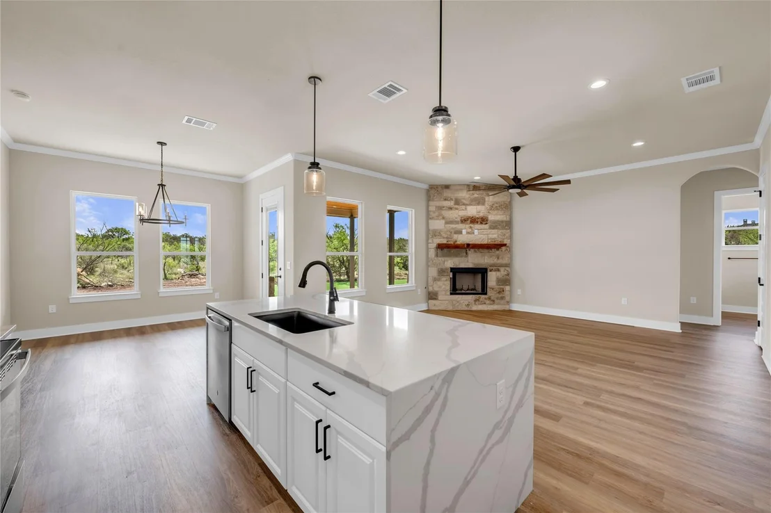 Photo of 2221 Park View DR