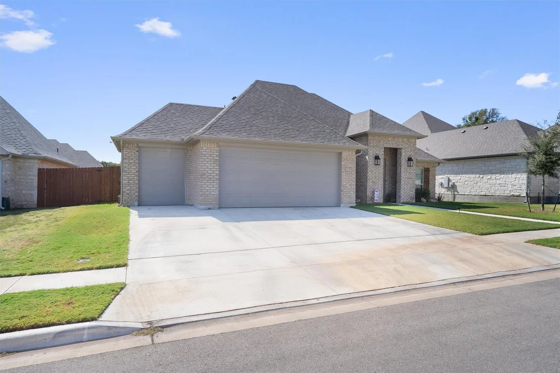 Photo of 1219 Logan BLVD