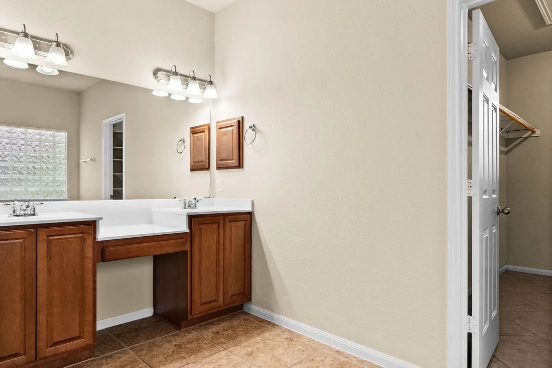 Photo of 5908 Mosaic TRL
