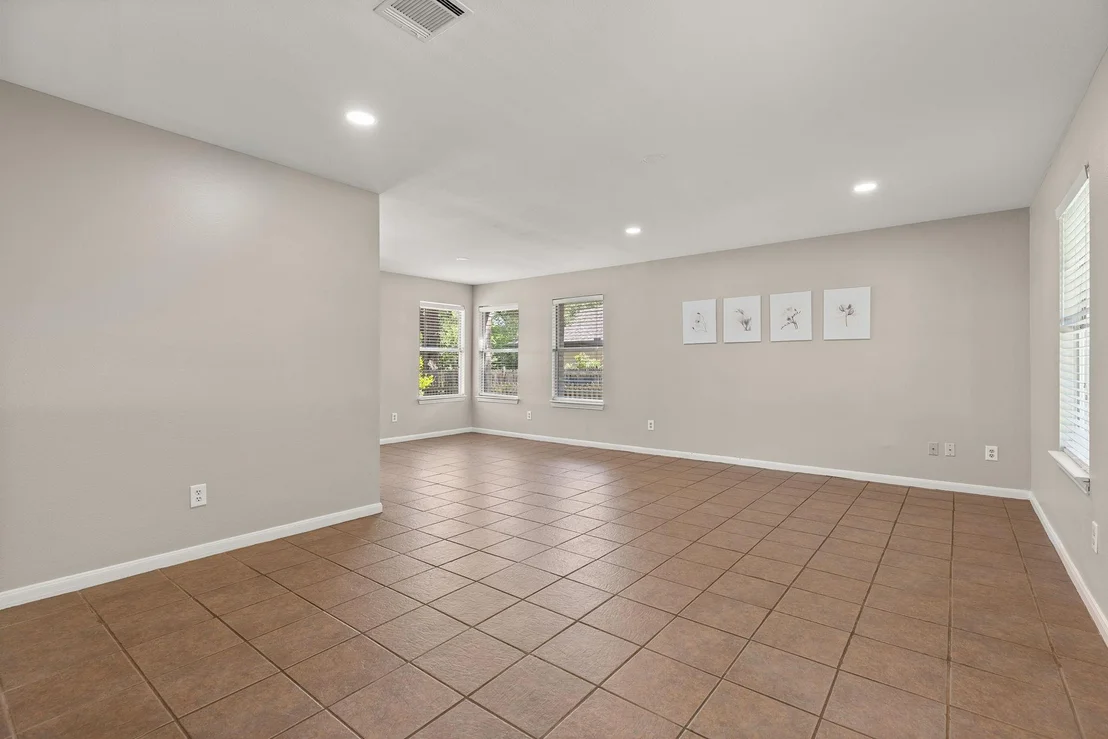 Photo of 604 Post Oak CIR