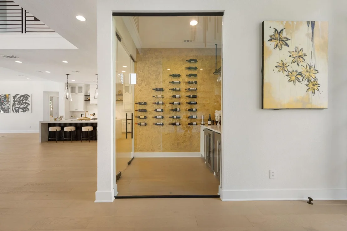 Photo of 16118 Clara Van ST