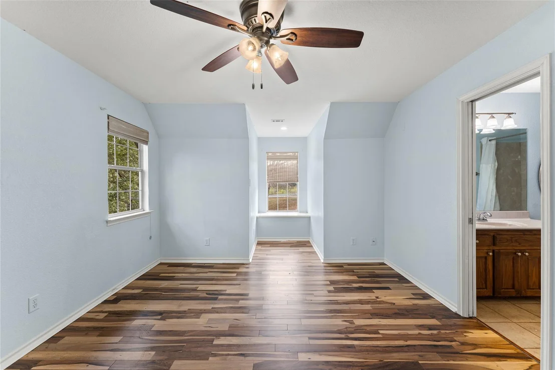 Photo of 1060 Great Oaks DR