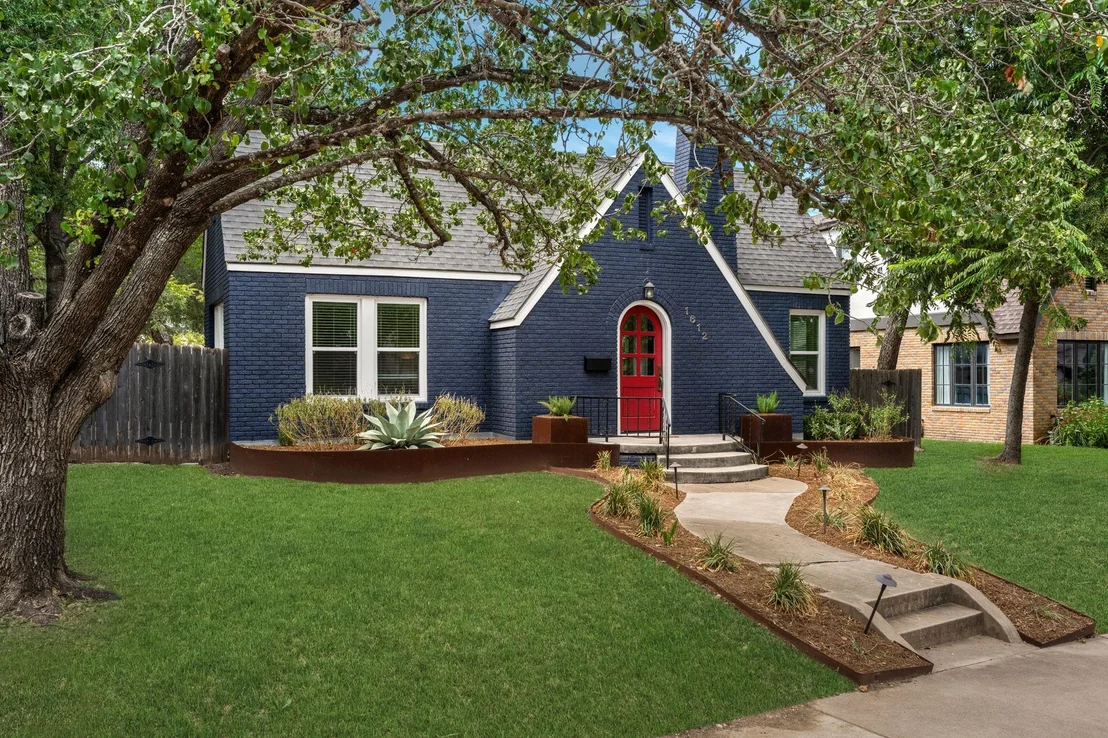 Photo of 1612 Travis Heights BLVD