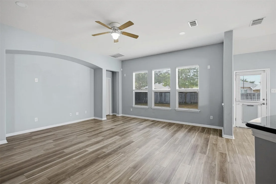 Photo of 1207 Utopia LN