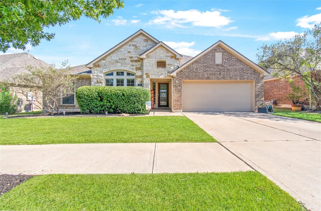 Photo of 947 Madrone DR