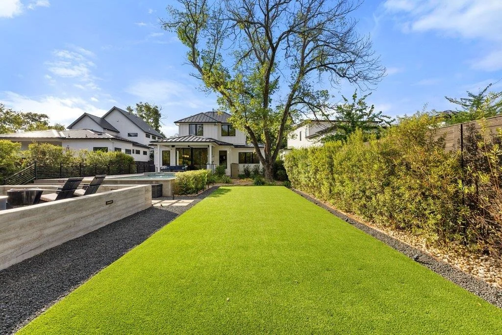 Photo of 6003 Grover Ave