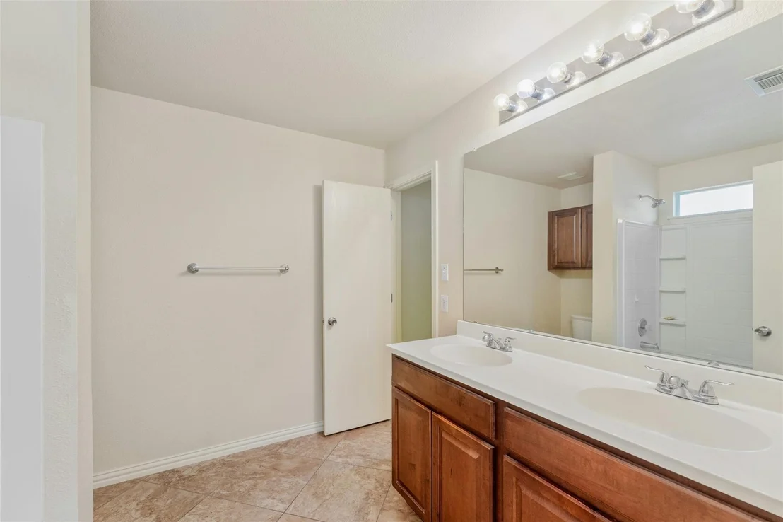 Photo of 18412 Sunhaven CV