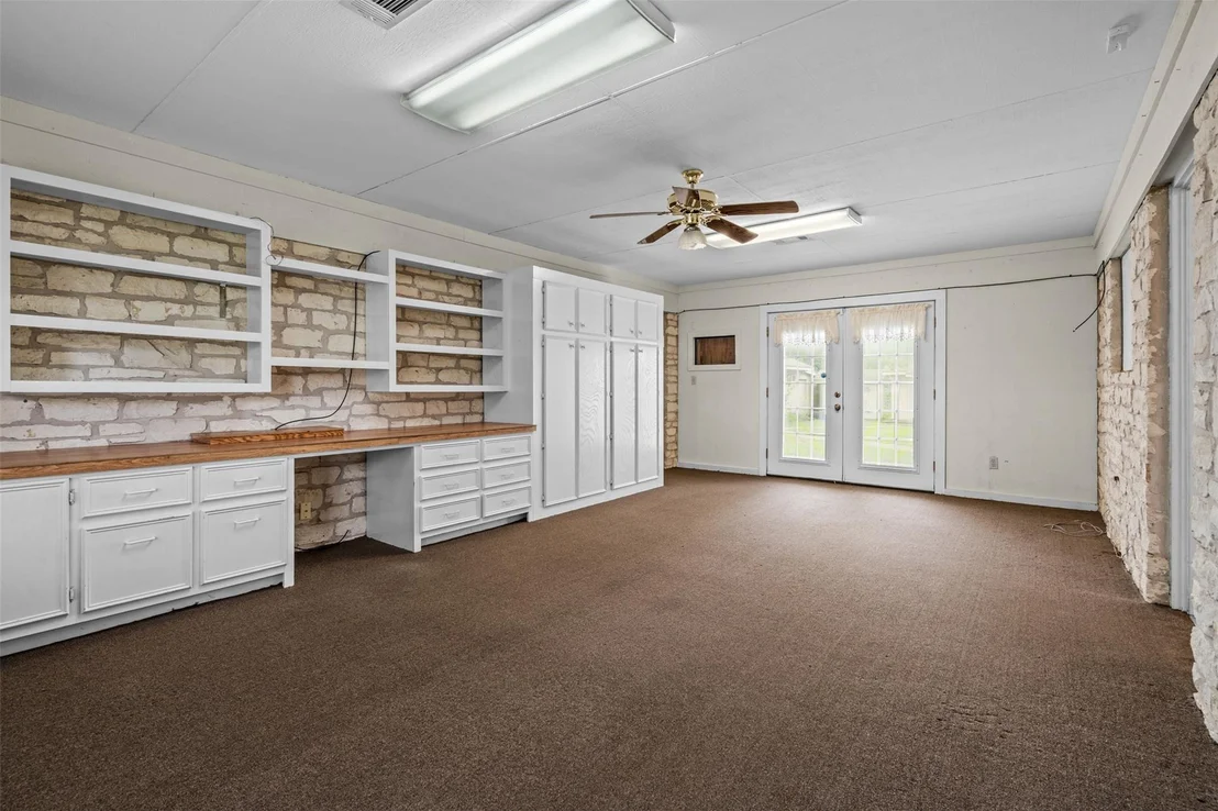 Photo of 204 E Eckhart Ave