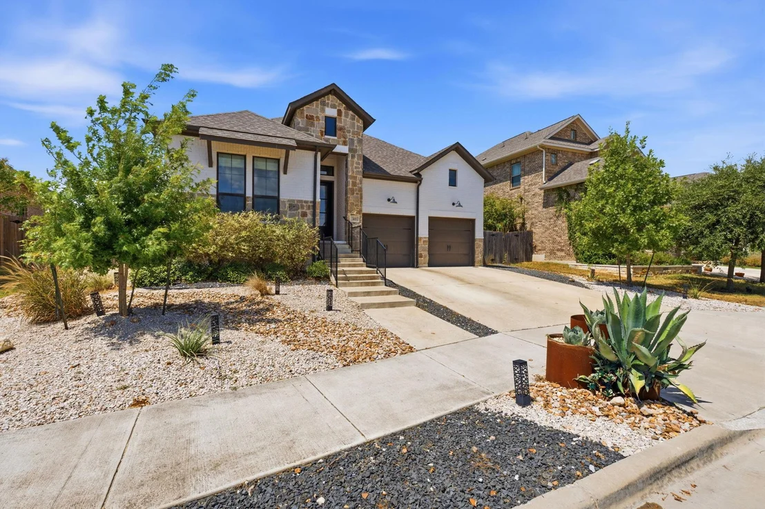 Photo of 301 Carpenter Hill DR