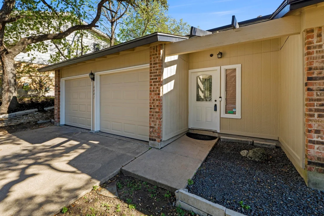 Photo of 6601 Sunstrip DR