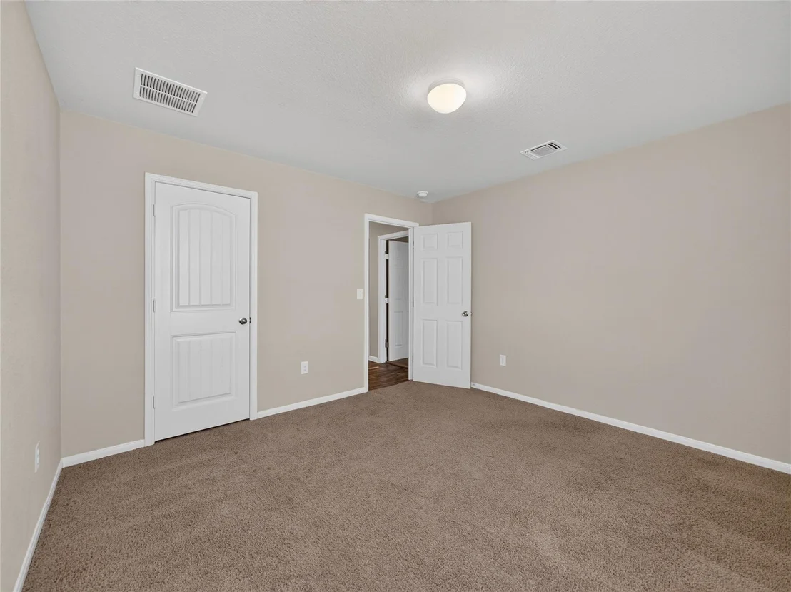 Photo of 15001 Custis LN