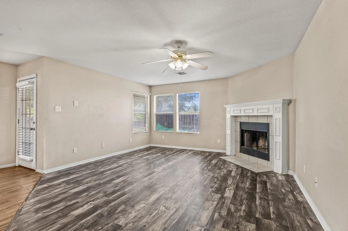 Photo of 5504 Southern Crossing DR