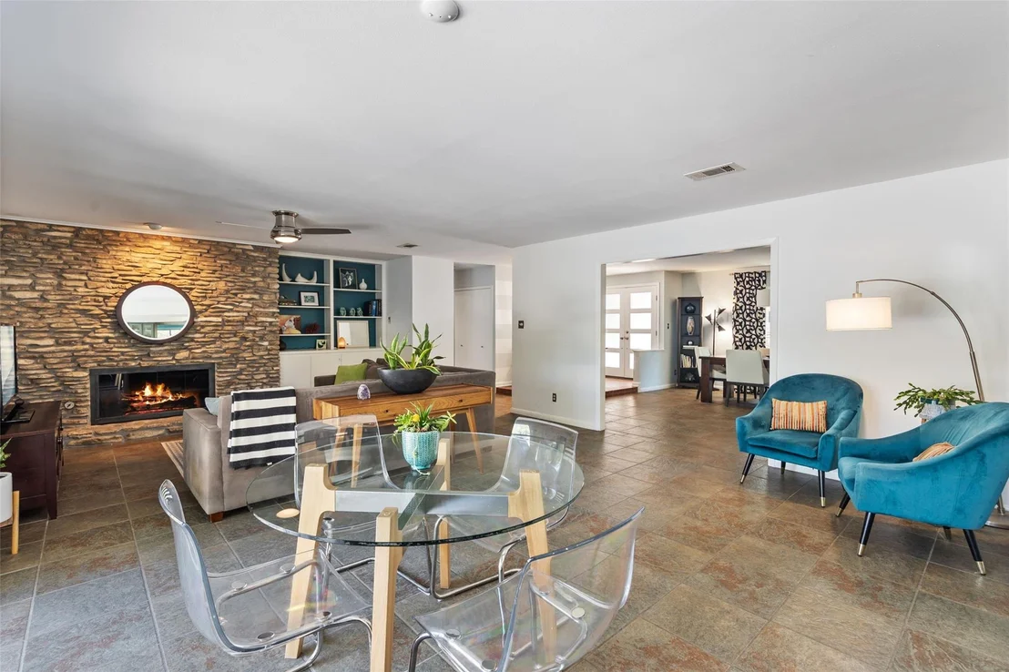 Photo of 8808 Point West DR