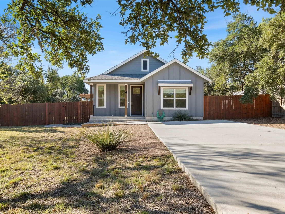 Photo of 4 Round Bluff CIR