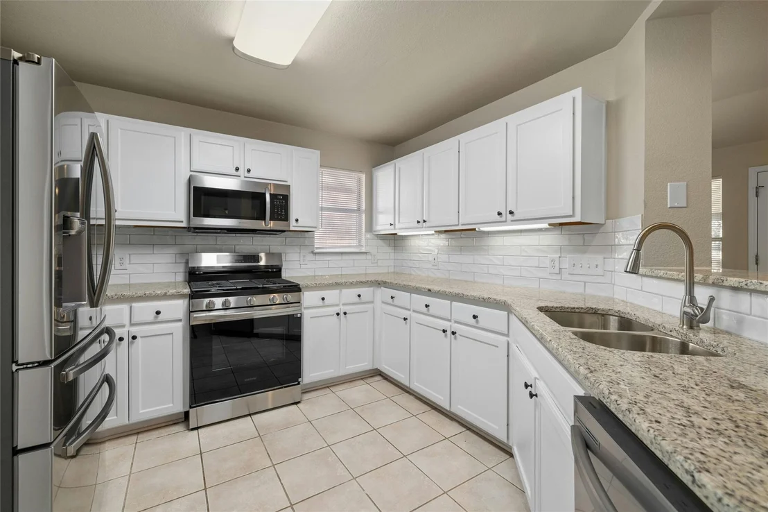 Photo of 806 Hilltop DR