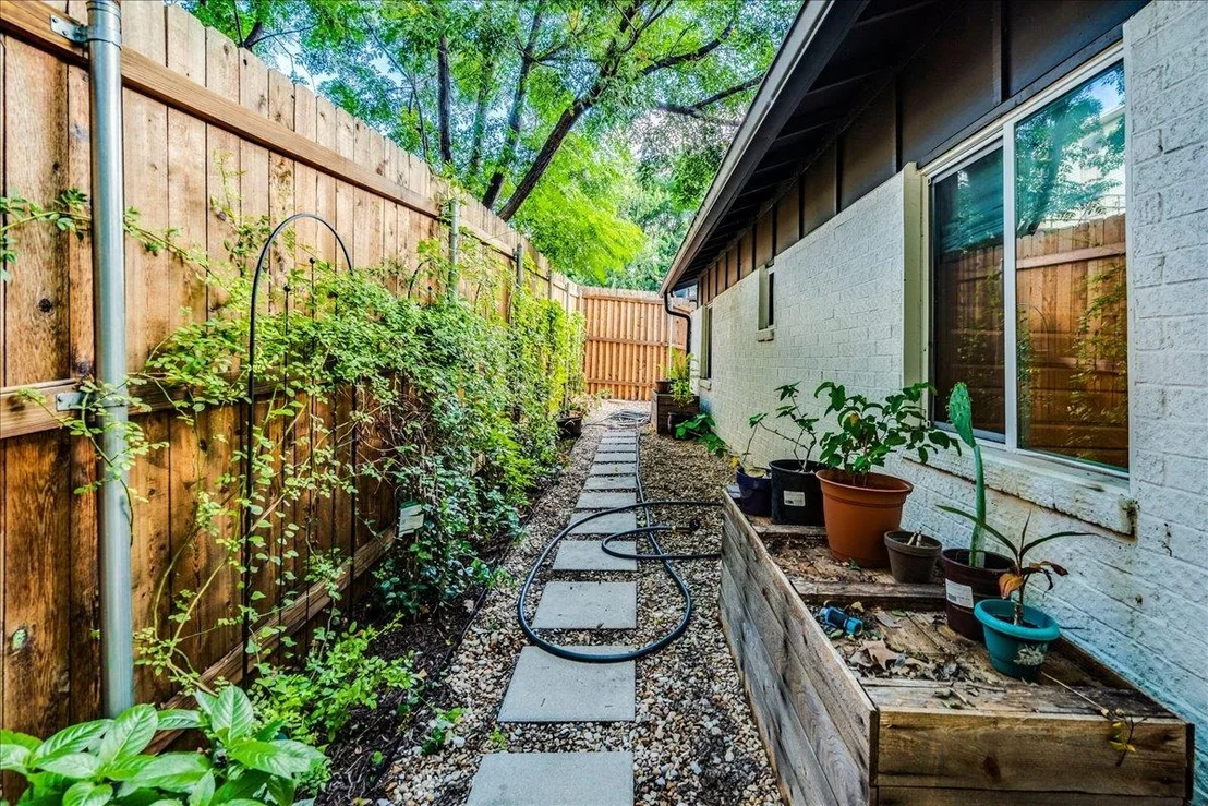 Photo of 2506 Audubon PL