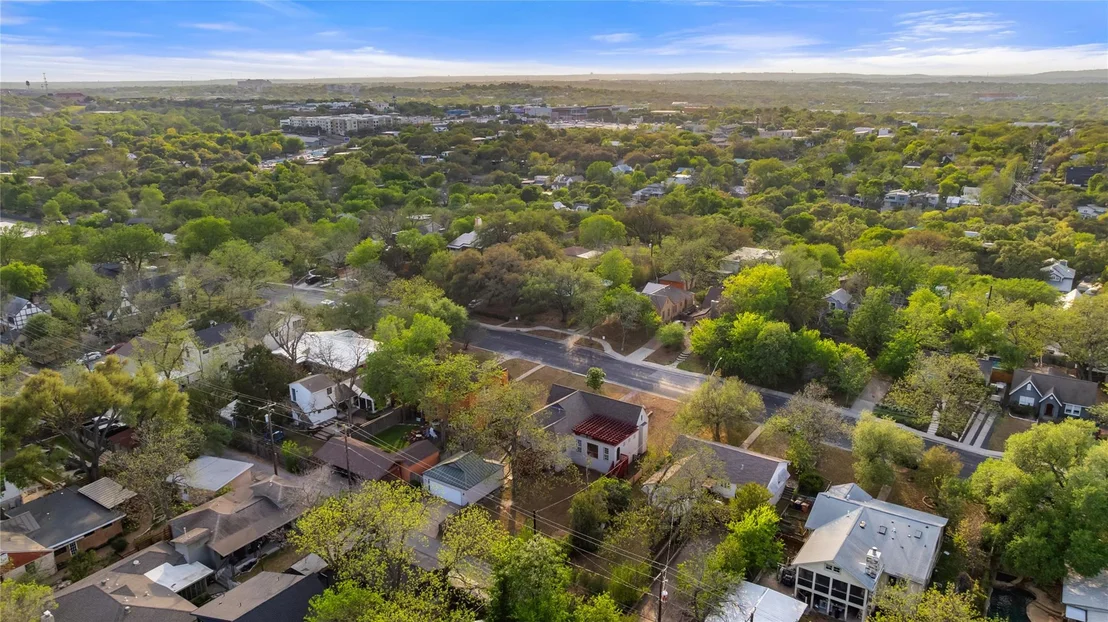 Photo of 2009 Travis Heights BLVD