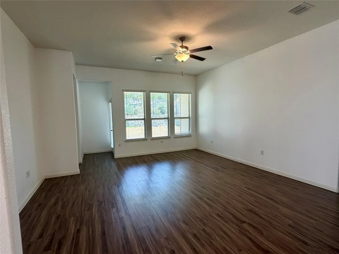 Photo of 716 Allende BND