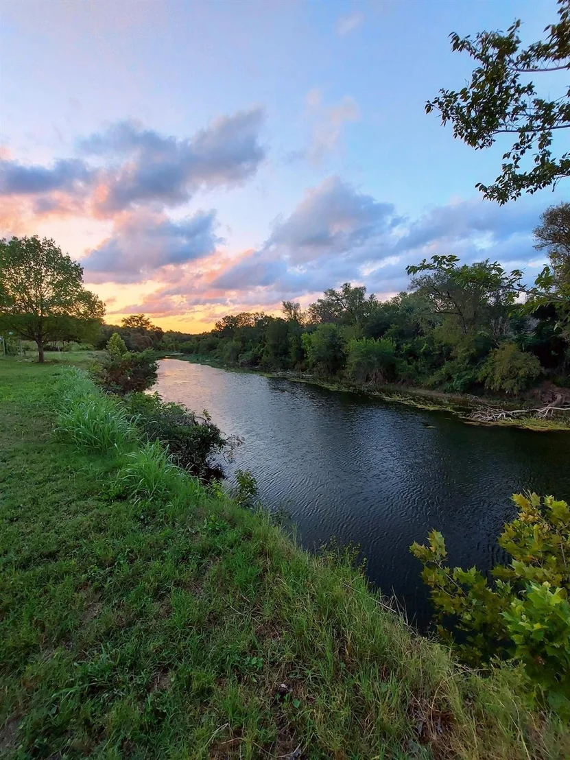 Photo of 915 County Road 404