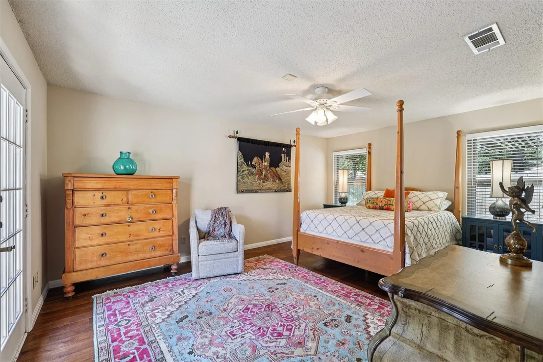 Photo of 5831 Secrest DR