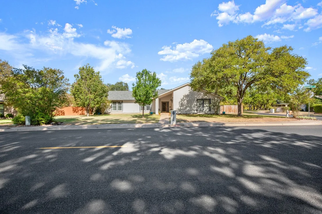 Photo of 10710 Pinehurst DR