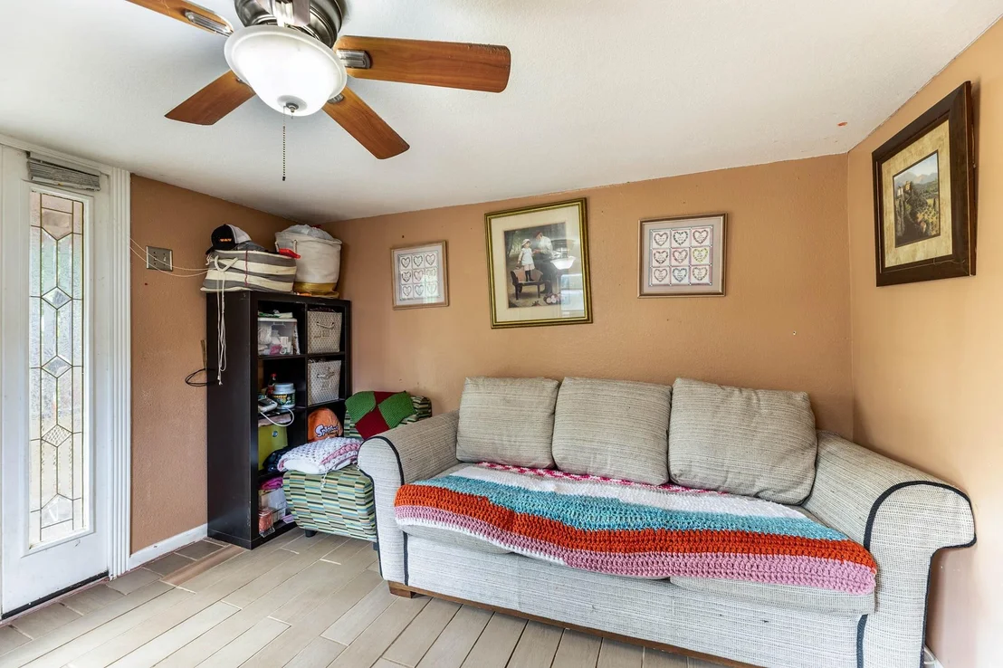 Photo of 1144 Mason Ave