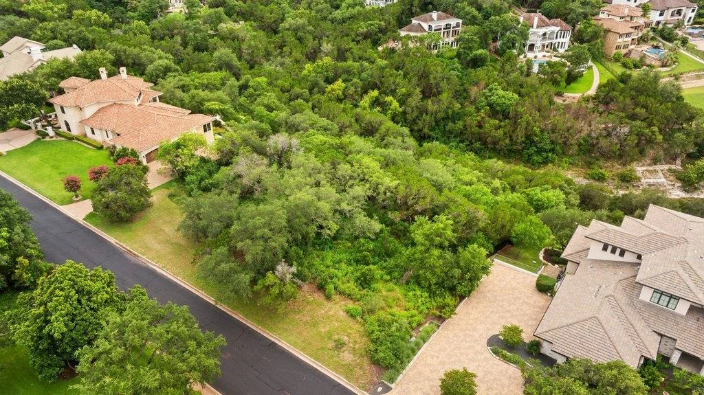 Photo of 16009 Chateau Ave