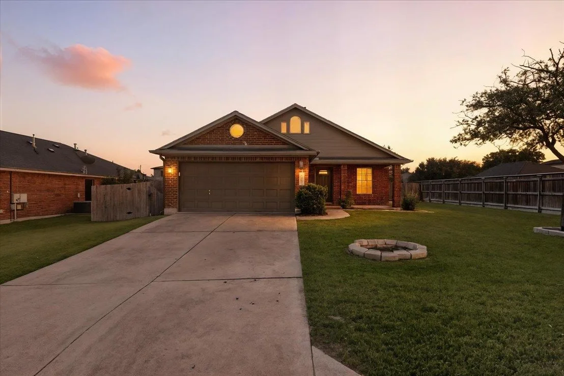 Photo of 202 Ashbury DR