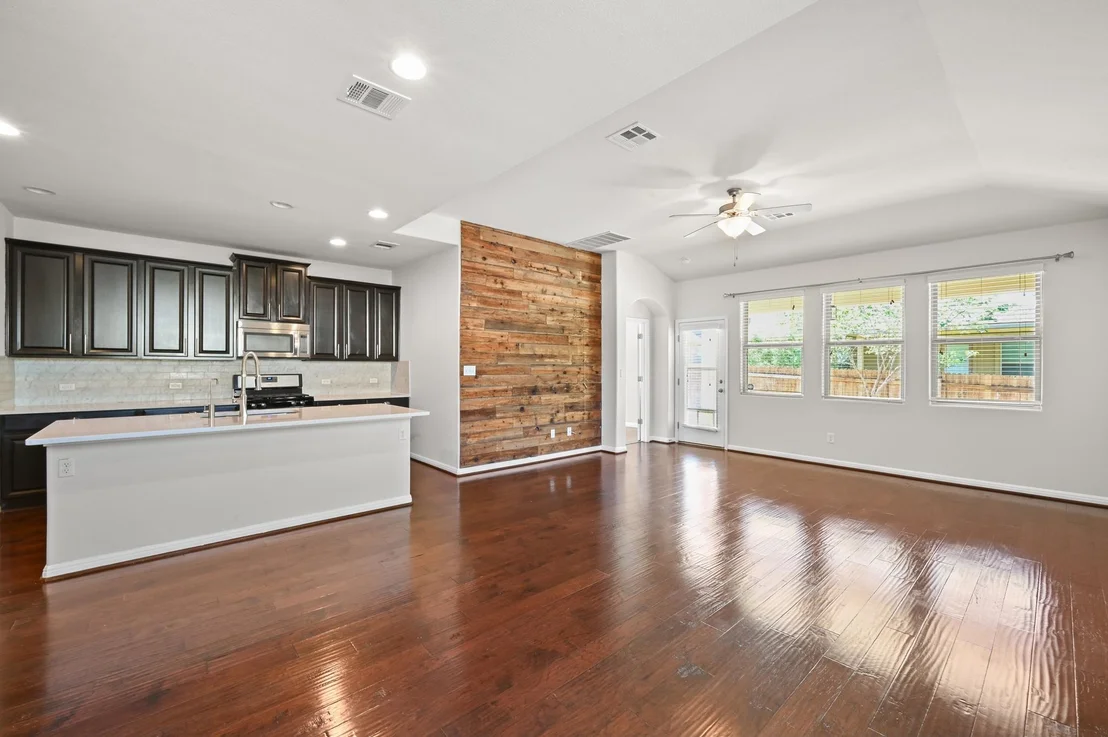 Photo of 351 Wincliff DR
