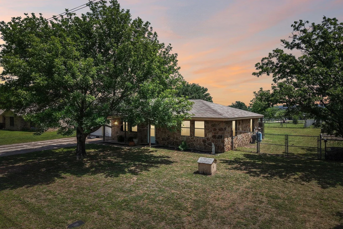 Photo of 115 Mountain View DR