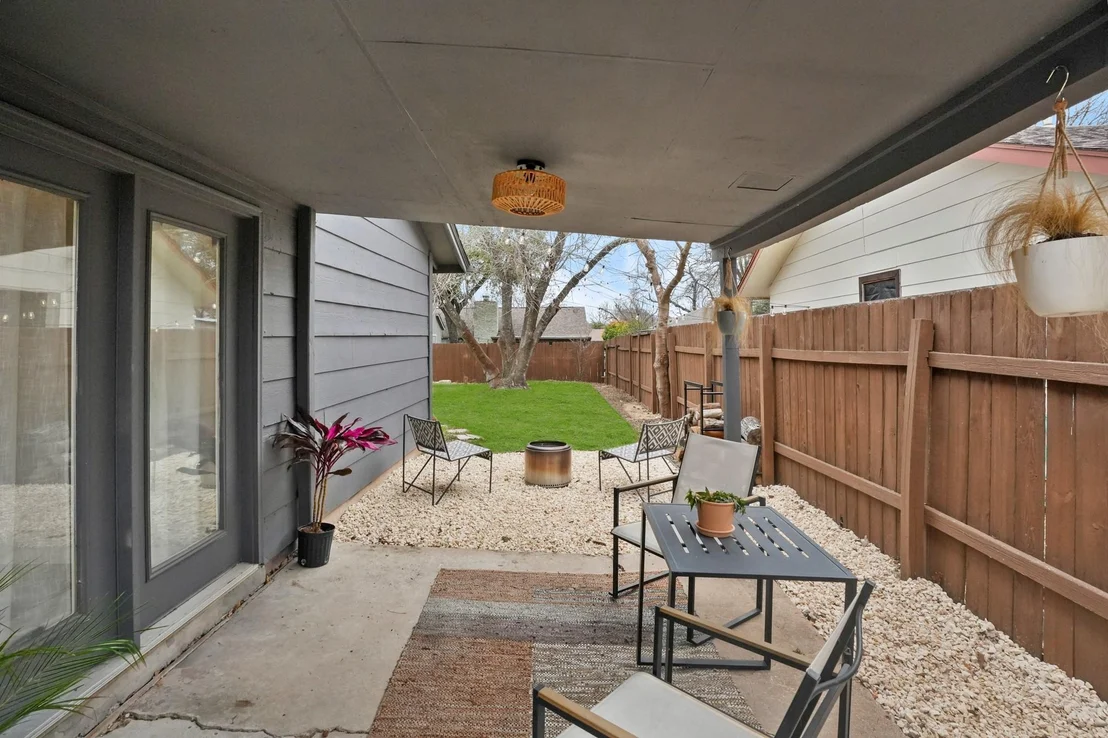 Photo of 10009 Floyd DR