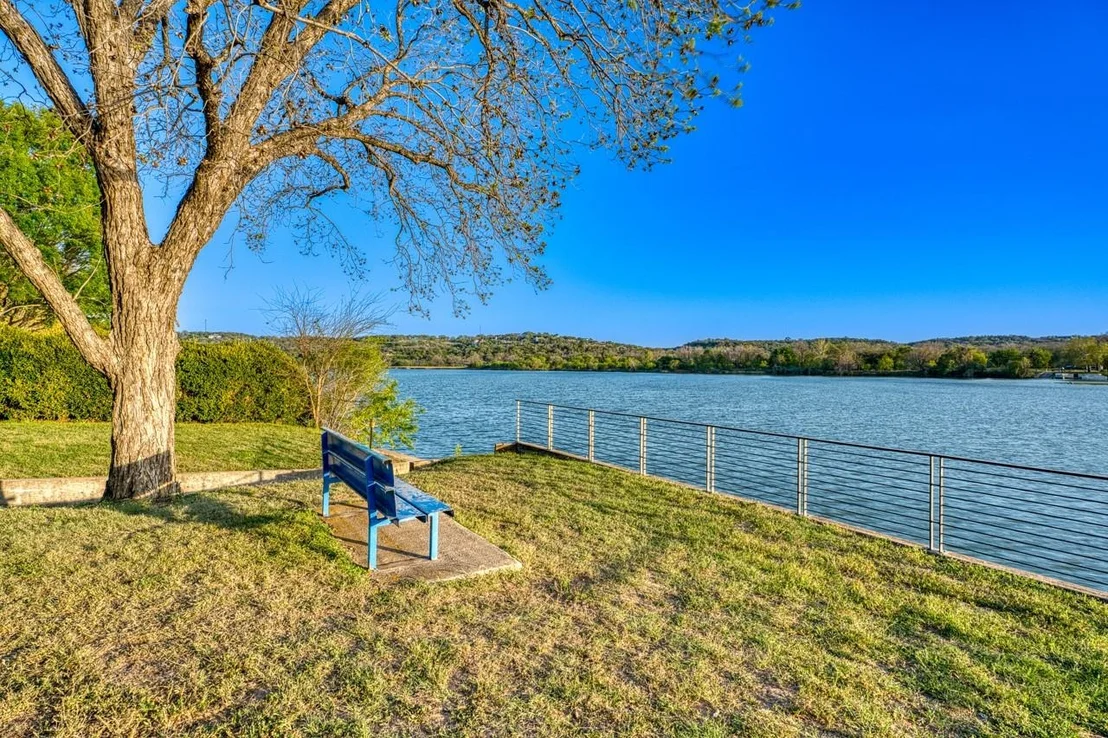 Photo of 402 Meadowlakes DR