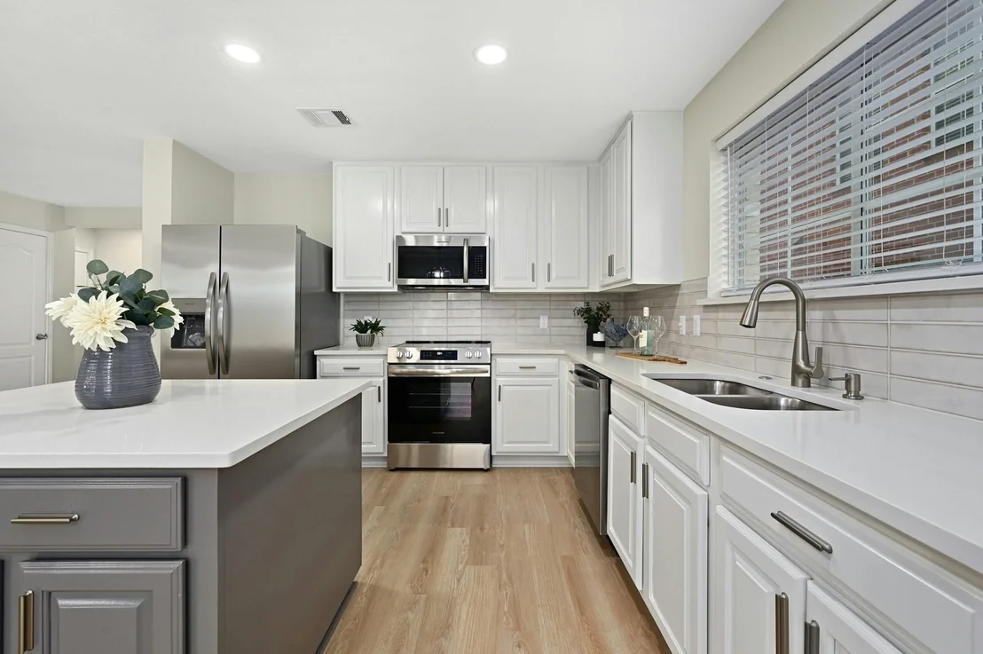Photo of 912 Yellowstone DR