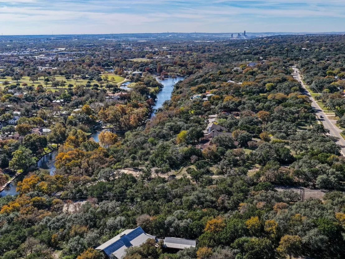 Photo of 476 Lakeview BLVD