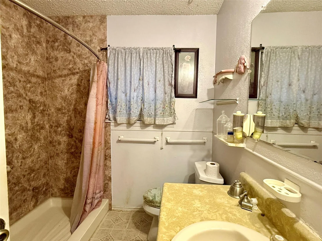 Photo of 100 Skyloop DR